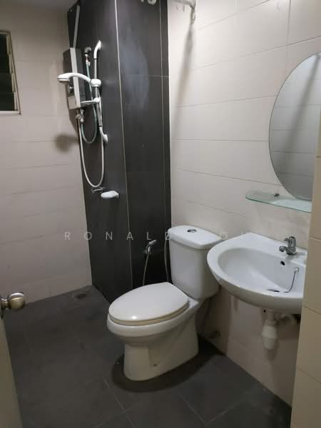Servis Apartment untuk Dijual di Endah Promenade - Ronald Loh - Bathroom - PropertyGuru.com.my