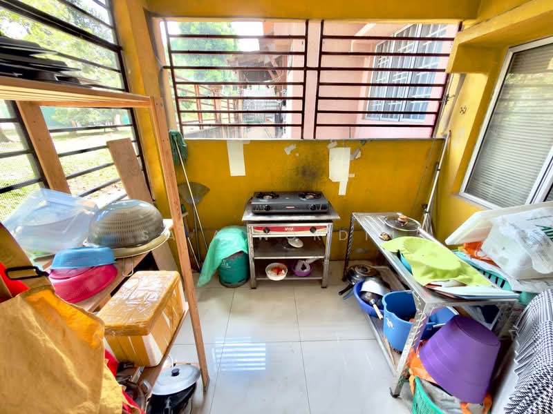 Rumah Teres 2-Tingkat untuk Dijual di Taman Bukit Subang (Shah Alam) - Sa'a Nordin - Balcony - PropertyGuru.com.my