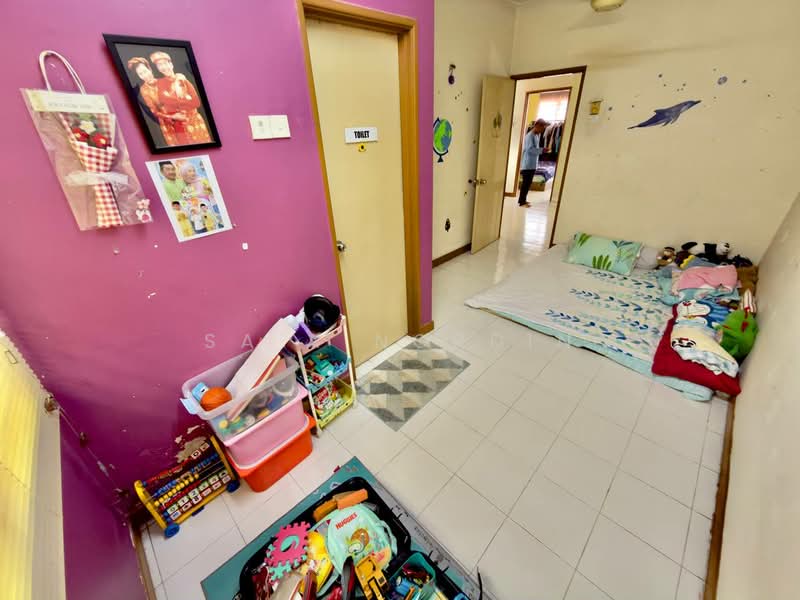 Rumah Teres 2-Tingkat untuk Dijual di Taman Bukit Subang (Shah Alam) - Sa'a Nordin - Bedroom - PropertyGuru.com.my