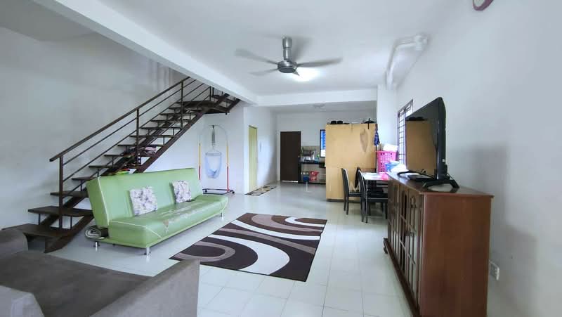 Rumah Teres 2 Tingkat untuk Dijual di Taman Scientex Pasir Gudang (Pasir Gudang) - Karl Lim - Living Room - PropertyGuru.com.my