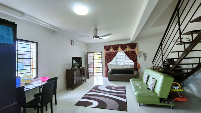 Rumah Teres 2 Tingkat untuk Dijual di Taman Scientex Pasir Gudang (Pasir Gudang) - Karl Lim - Living Room - PropertyGuru.com.my