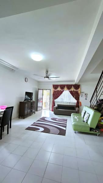 Rumah Teres 2 Tingkat untuk Dijual di Taman Scientex Pasir Gudang (Pasir Gudang) - Karl Lim - Living Room - PropertyGuru.com.my