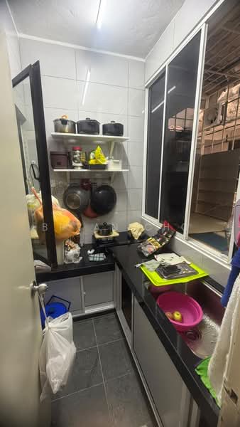 Apartment for Sale at Taman Lembah Maju 600 Apartment - Bryan Cho - Kitchen - PropertyGuru.com.my