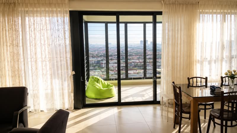 Servis Apartment untuk Dijual di Jaya One Residences - Kelvin Tham - Living Room - PropertyGuru.com.my