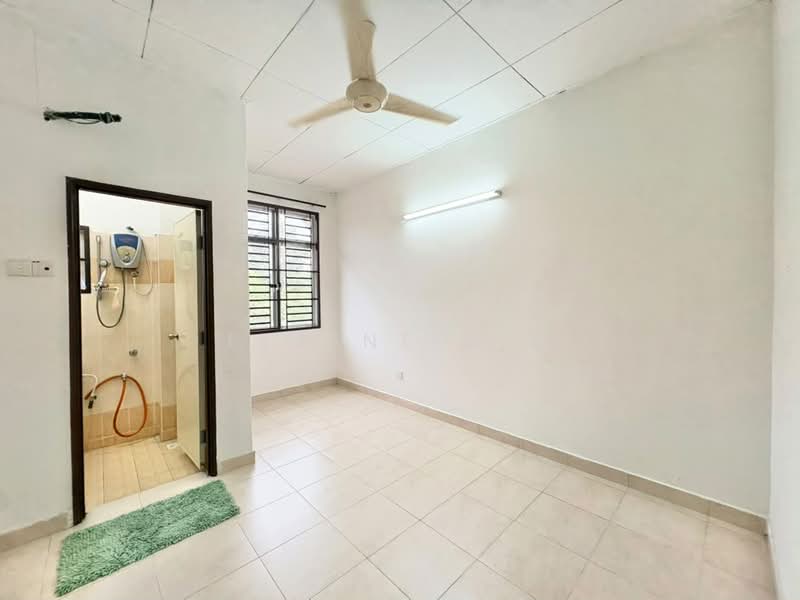 2-storey Terraced House for Sale in Bandar Indahpura (Kulai) - Elaine Sim - Bathroom - PropertyGuru.com.my