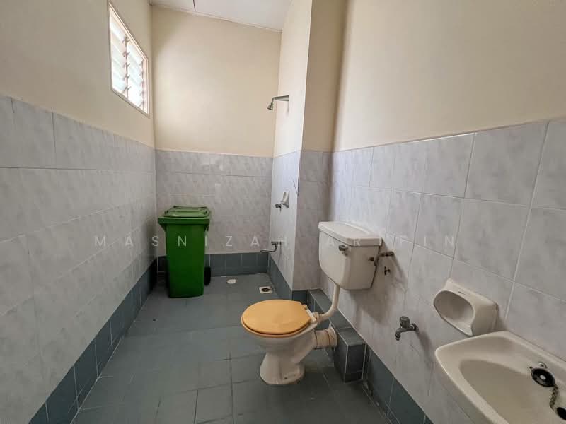 2-storey Terraced House for Sale in Alam Damai (Cheras) - Masnizah Arifin - Bathroom - PropertyGuru.com.my
