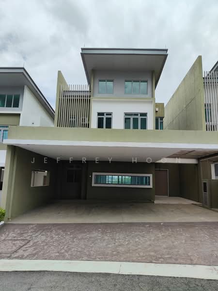 Rumah Teres 3 Tingkat untuk Dijual di Bandar Putra Permai (Seri Kembangan) - Jeffrey Hoon - PropertyGuru.com.my