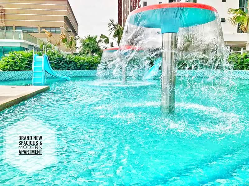 Servis Apartment untuk Disewa di Amerin Residence - Trevor Chai - Pool - PropertyGuru.com.my