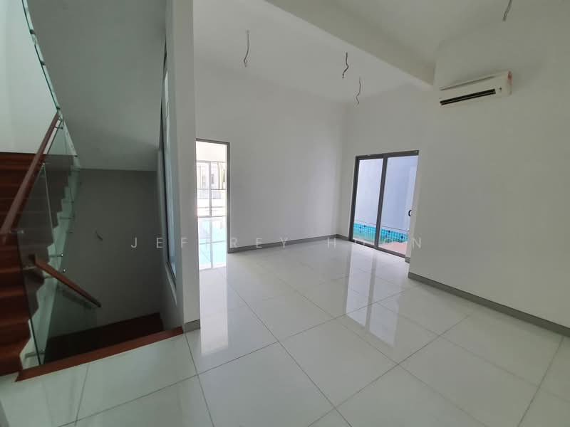 Terraced House for Sale in Bandar Putra Permai (Seri Kembangan) - Jeffrey Hoon - Living Room - PropertyGuru.com.my