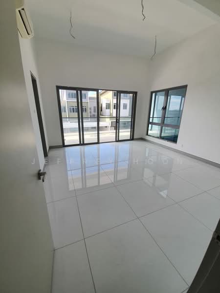 Terraced House for Sale in Bandar Putra Permai (Seri Kembangan) - Jeffrey Hoon - Living Room - PropertyGuru.com.my