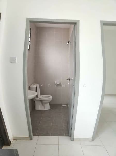 Rumah Teres 2 Tingkat untuk Dijual di Taman Scientex Utama (Senai) - Jayden Ng - Bathroom - PropertyGuru.com.my