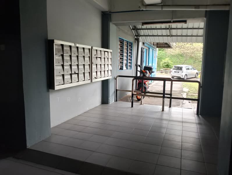 Pangsapuri untuk Dijual di Menara Sri Cendana - Travis Wong - Corridor - PropertyGuru.com.my