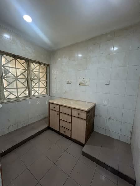 Shop for Sale in Taman Maluri (Cheras) - Esther Law - Kitchen - PropertyGuru.com.my