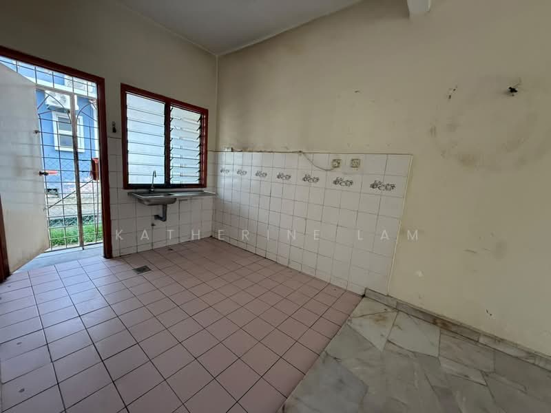 2-storey Terraced House for Sale in Bandar Bukit Puchong (Puchong) - Katherine Lam - Kitchen - PropertyGuru.com.my