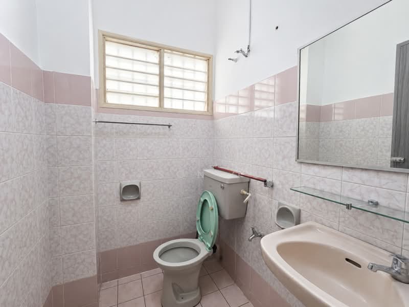 Rumah Teres 2 Tingkat untuk Disewa di Putra Heights (Subang Jaya) - Jason Ooi - Bathroom - PropertyGuru.com.my