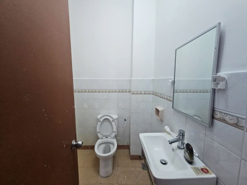 Rumah Teres 2-Tingkat untuk Disewa di Putra Heights (Subang Jaya) - Jason Ooi - Bathroom - PropertyGuru.com.my