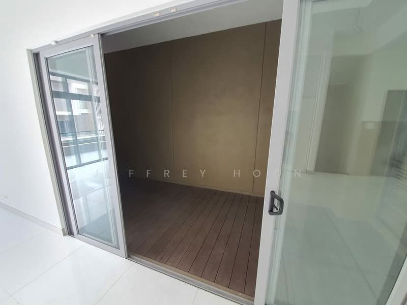 Rumah Teres 3 Tingkat untuk Dijual di Taman Equine (Seri Kembangan) - Jeffrey Hoon - Balcony - PropertyGuru.com.my