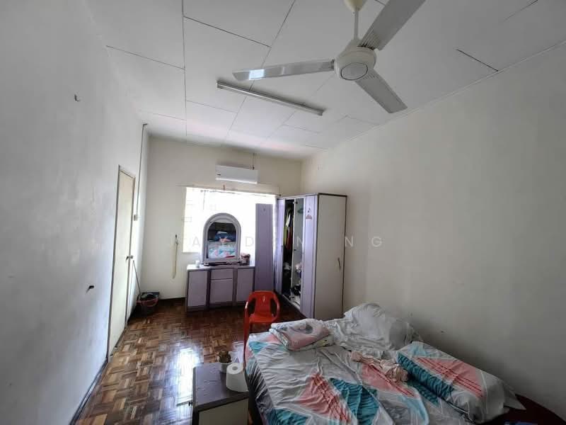 Rumah Teres 2 Tingkat untuk Dijual di Bandar Putra (Kulai) - Jayden Ng - Bedroom - PropertyGuru.com.my