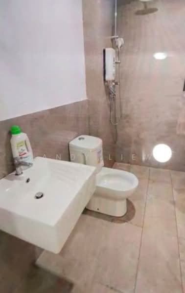 Servis Apartment untuk Disewa di Suite Enesta - Mandy Liew - Bathroom - PropertyGuru.com.my