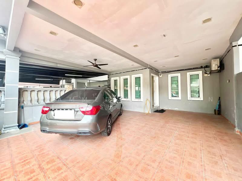 Rumah Teres 2 Tingkat untuk Dijual di Taman Rakan (Kajang) - Muhammed Nazri bin Mustapha - Car Park - PropertyGuru.com.my