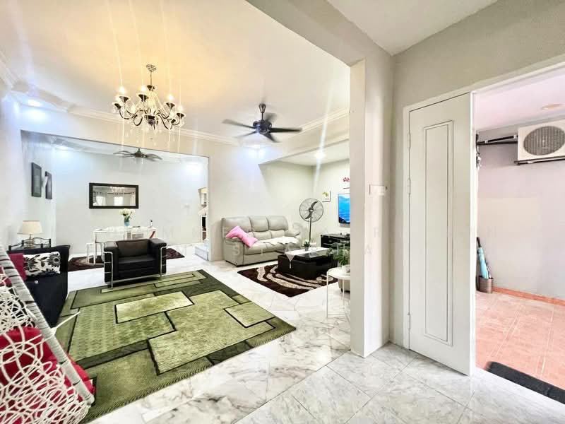 Rumah Teres 2 Tingkat untuk Dijual di Taman Rakan (Kajang) - Muhammed Nazri bin Mustapha - Living Room - PropertyGuru.com.my