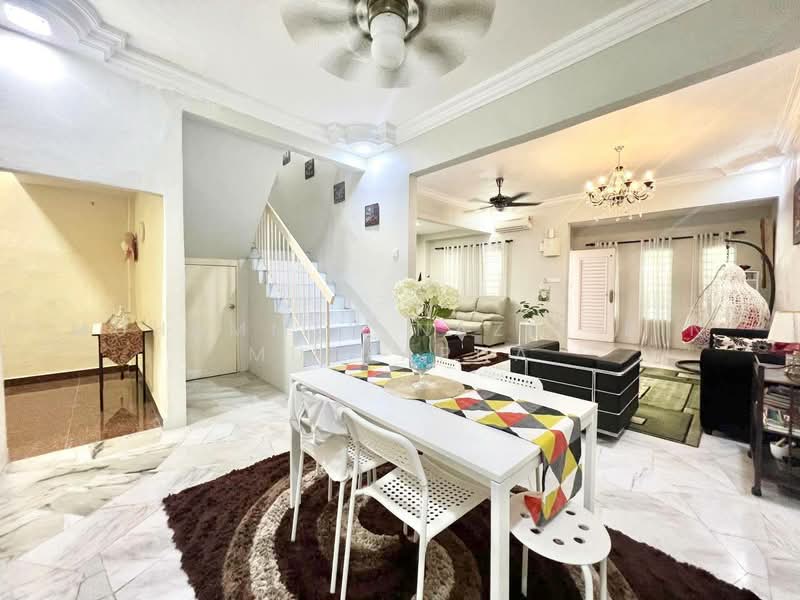 Rumah Teres 2 Tingkat untuk Dijual di Taman Rakan (Kajang) - Muhammed Nazri bin Mustapha - Living Room - PropertyGuru.com.my