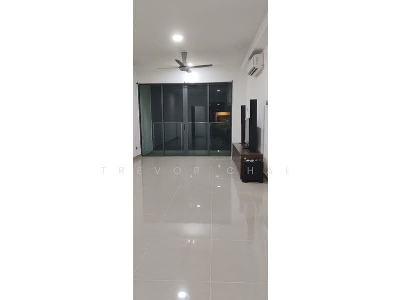 Servis Apartment untuk Dijual di Amerin Residence - Trevor Chai - Living Room - PropertyGuru.com.my