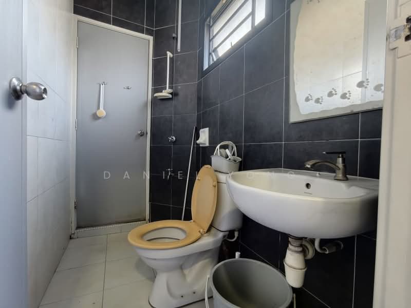 2-storey Terraced House for Sale in Setia Tropika (Johor Bahru) - Daniel Yong - Bathroom - PropertyGuru.com.my