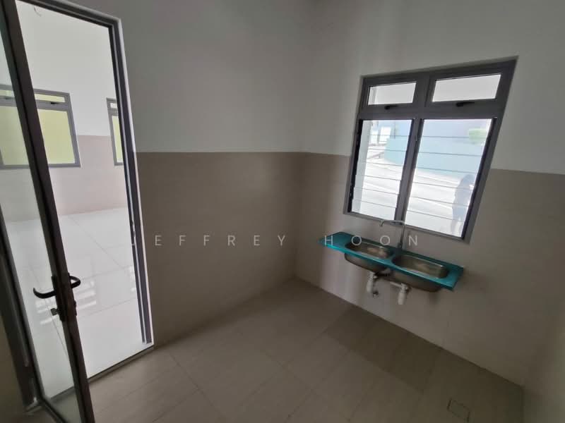 Rumah Teres 3 Tingkat untuk Dijual di Taman Equine (Seri Kembangan) - Jeffrey Hoon - Kitchen - PropertyGuru.com.my