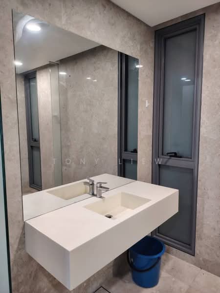Kondominium untuk Dijual di The Fennel - Tony Liew - Bathroom - PropertyGuru.com.my