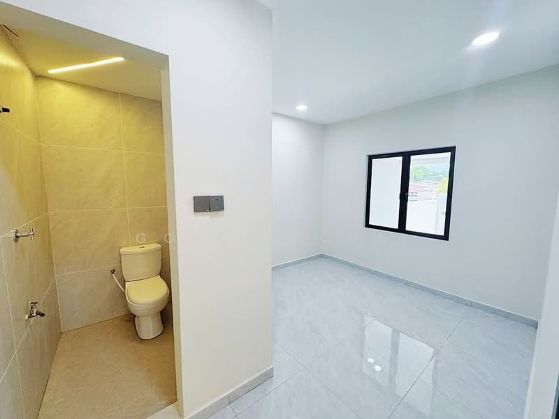 1-storey Terraced House for Sale in Taman Abad (Johor Bahru) - Gordon Chai - Bathroom - PropertyGuru.com.my