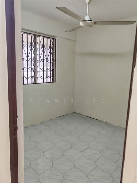 Flat for Sale at Flat Taman Ungku Tun Aminah - Alanis Lee - PropertyGuru.com.my
