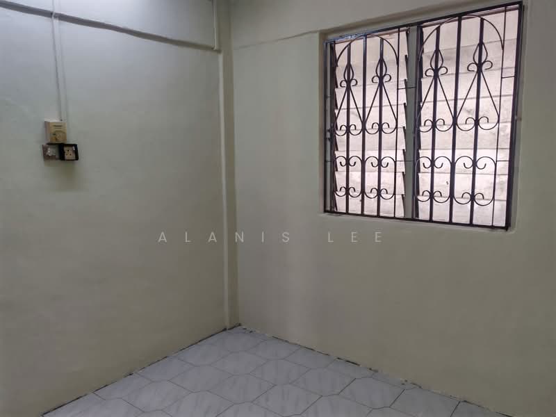 Flat for Sale at Flat Taman Ungku Tun Aminah - Alanis Lee - PropertyGuru.com.my