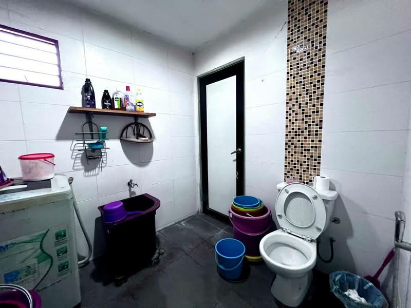 Rumah Teres 2 Tingkat untuk Dijual di Shah Alam (Selangor) - Syukor Hartanah - Bathroom - PropertyGuru.com.my
