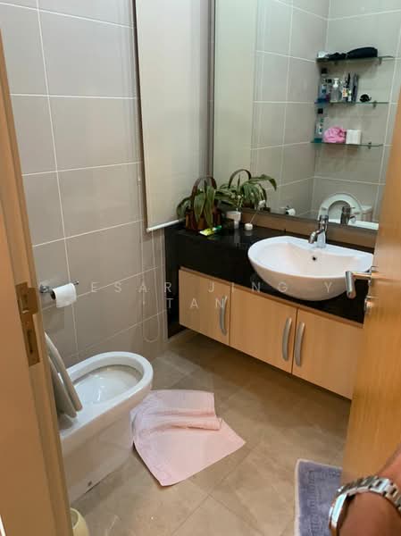 Kediaman Servis untuk Dijual di Suria Stonor - Caesar Jing Yi Tan - Bathroom - PropertyGuru.com.my