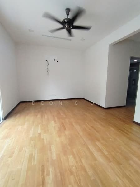 2.5-storey Terraced House for Sale in Bukit Raja (Selangor) - Deon Siow - Living Room - PropertyGuru.com.my