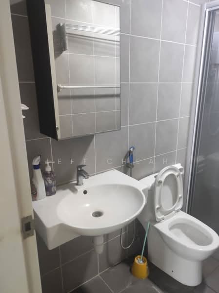Service Residence for Rent at Savanna Executive Suite @ Southville City - Jeff Cheah - Bathroom - PropertyGuru.com.my