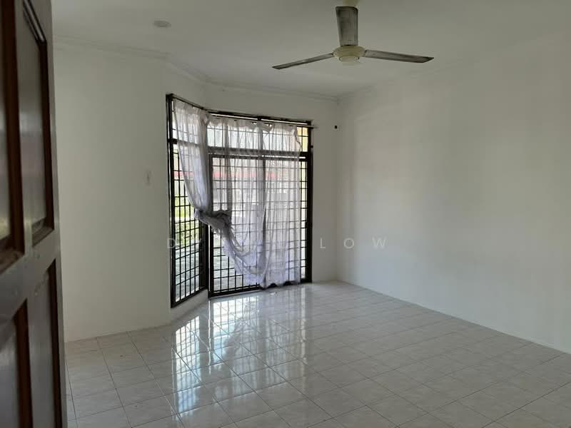 Rumah Teres 2 Tingkat untuk Disewa di Taman Seri Juru (Bukit Minyak) - Dylan Low - Living Room - PropertyGuru.com.my