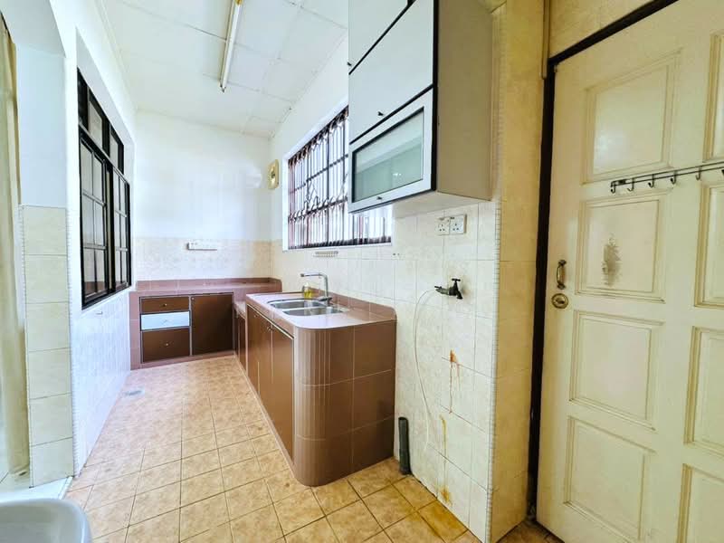 Rumah Teres 1 Tingkat untuk Dijual di Taman Rinting (Masai) - Karl Lim - Kitchen - PropertyGuru.com.my