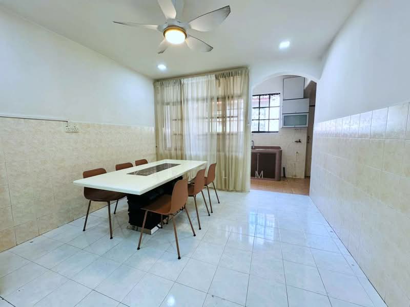 Rumah Teres 1 Tingkat untuk Dijual di Taman Rinting (Masai) - Karl Lim - Dining Room - PropertyGuru.com.my