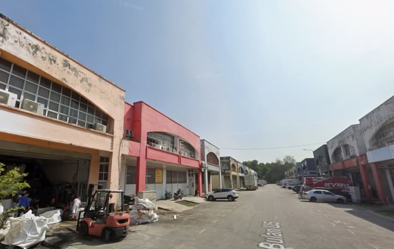 Shop for Sale in Bandar Pinggiran Subang (Shah Alam) - Esther Law - Exterior - PropertyGuru.com.my