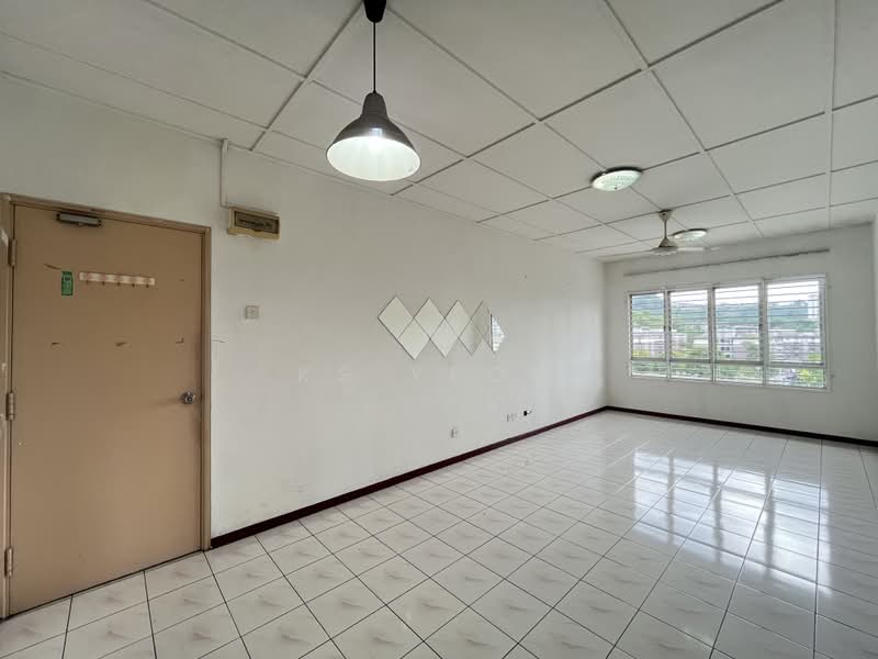 Pangsapuri untuk Disewa di Desa Tanjung - KS Yeow - Living Room - PropertyGuru.com.my