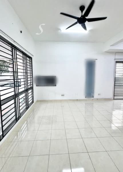 Rumah Teres 2 Tingkat untuk Dijual di Setia Indah (Setia Alam) - Stanley Hong - Living Room - PropertyGuru.com.my