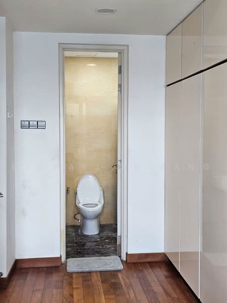 Servis Apartment untuk Dijual di TriTower Residence @ Johor Bahru Sentral - Michael Ah Kang - Bathroom - PropertyGuru.com.my