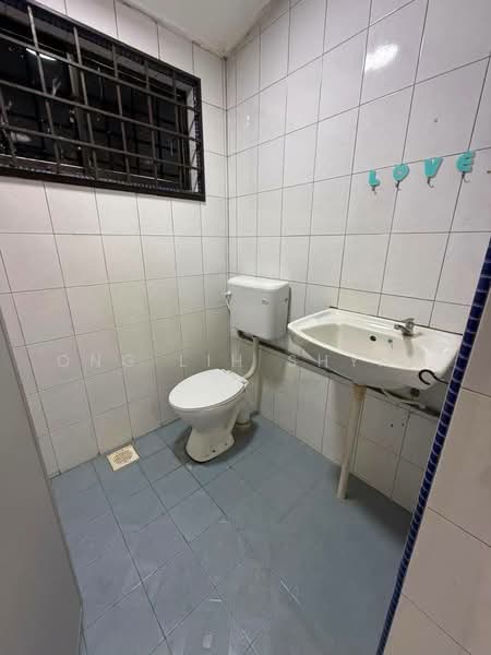 2-storey Terraced House for Sale in Taman Sri Muhibbah (Kulai) - Ong Lih Shyan - Bathroom - PropertyGuru.com.my