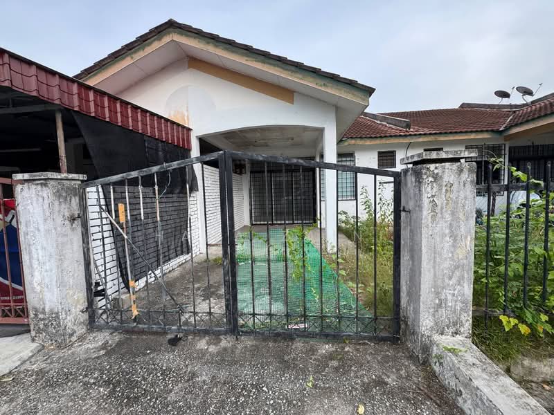 Rumah Teres untuk Dijual di Taman Politeknik (Telok Kemang) - Hana Zaini - Exterior - PropertyGuru.com.my