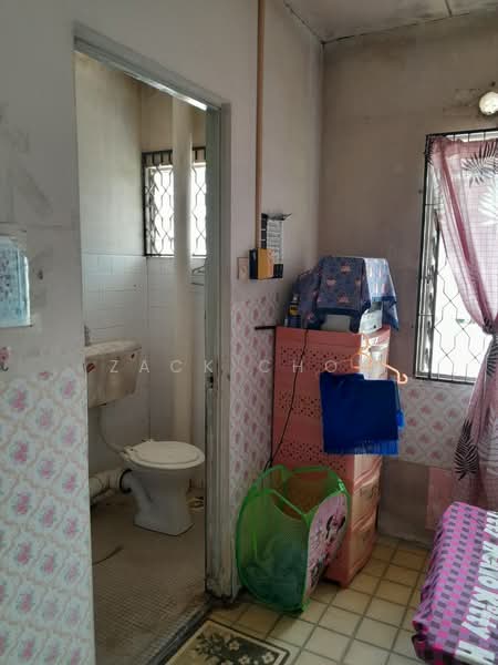 Rumah Flat untuk Dijual di Taman Cempaka - Zack Chow - Bathroom - PropertyGuru.com.my