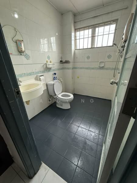 2-storey Terraced House for Sale in Taman Sri Bahtera (Cheras) - Addy Ng - Bathroom - PropertyGuru.com.my