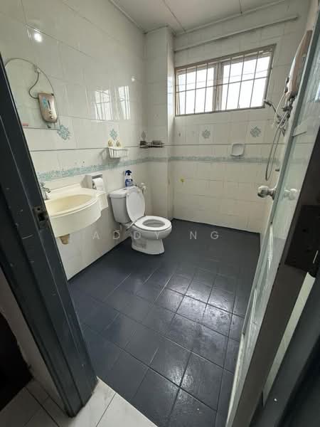 2-storey Terraced House for Sale in Taman Sri Bahtera (Cheras) - Addy Ng - Bathroom - PropertyGuru.com.my