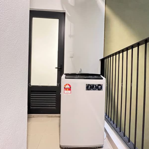 Servis Apartment untuk Disewa di Parc 3 - Vickky Wong CF - Balcony - PropertyGuru.com.my